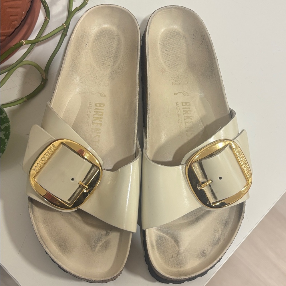 Birkenstock Madrid Patent Slide in Cream with Gold Buckle Size 40